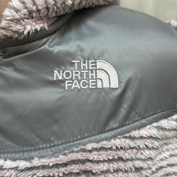 Girl’s The North Face Oso Fuzzy Pink & Grey Striped Full Zipper Jacket. Size XL - Picture 8 of 16